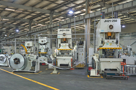 Pièces d'habillage intérieur d'automobile - Pièces d'emboutissage métallique