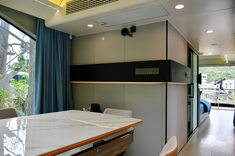 D5 Kosmiskā kapsula House-2