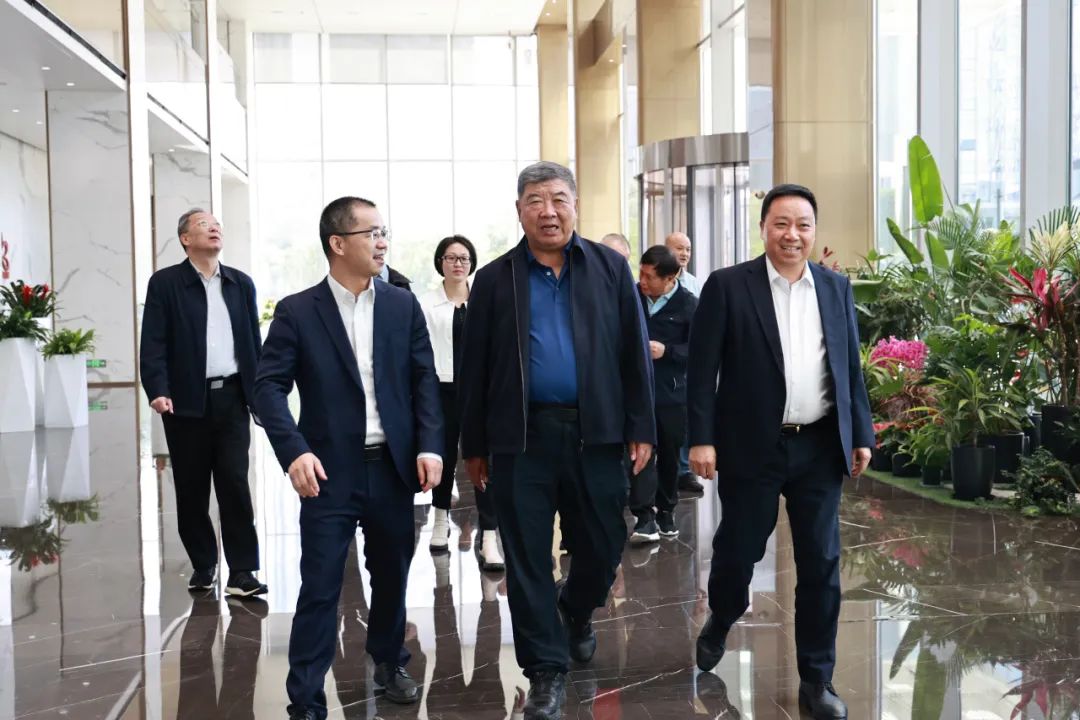 Sun Shaohua, Vice President of the China Charity Federation, Visits Tongkun for Research