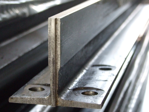 Cold-Drawn vs. Machined Elevator Guide Rails