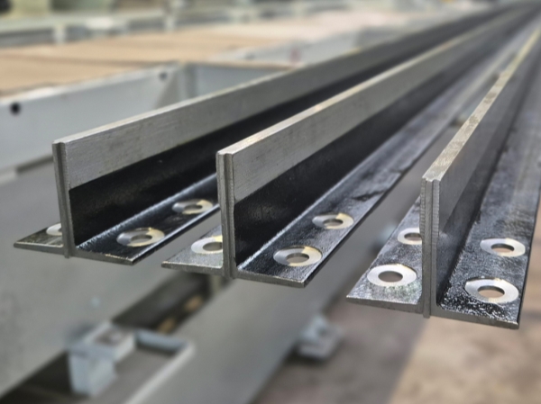 Understanding Elevator Guide Rail Load Distribution